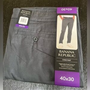 Banana Republic Men’s Chino Pants, Straight Fit. Gray, Size 40X30. New With Tags